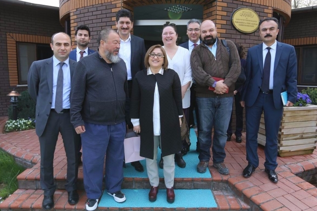 Ünlü Çinli yönetmen, Suriyeli göçmenlerin filmini çekecek