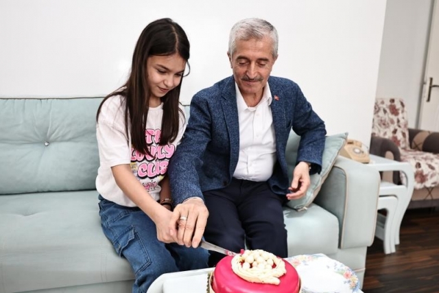 Tahmazoğlu’ndan doğum günü sürprizi
