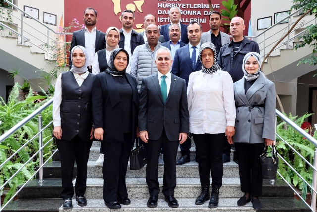 GAÜN REKTÖRÜ DOĞAN ŞEHİT YAKINI PERSONELLE BULUŞTU