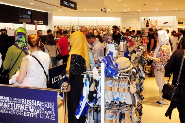 "İranlıların Van'ı tercih etmelerinin kıymetini bilmeliyiz"