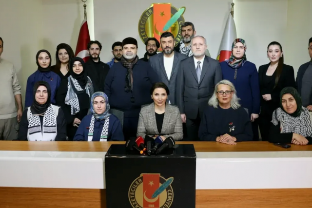 Aktivistler GGC'de buluştu: "Hakikatin sesi kısılmaz!"