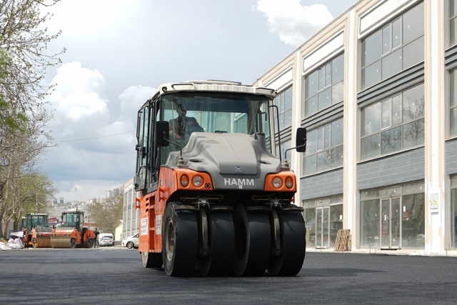 Büyükşehir, Toptancılar Sitesinde Asfalt Çalışmasını Sürdürüyor