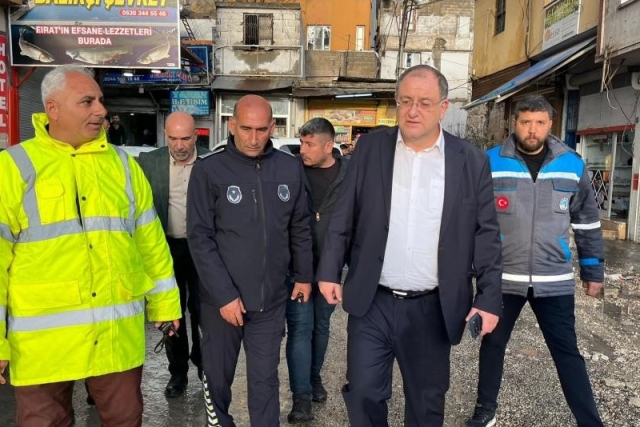 Birecik’te yağış sonrası ekipler harekete geçti