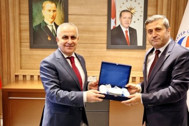 TÜRK-İŞ GAZİANTEP İL TEMSİLCİSİ SARICA’DAN REKTÖR DOĞAN’A ZİYARET