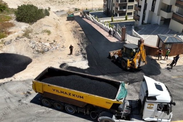 ŞAHİNBEY’DE KONFORLU ULAŞIM İÇİN ASFALT ÇALIŞMALARI YAPILIYOR