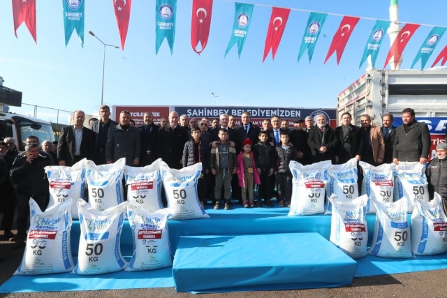 Gaziantep Şahinbey Belediyesi hayvan yetiştiricilerinin yüzünü güldürdü