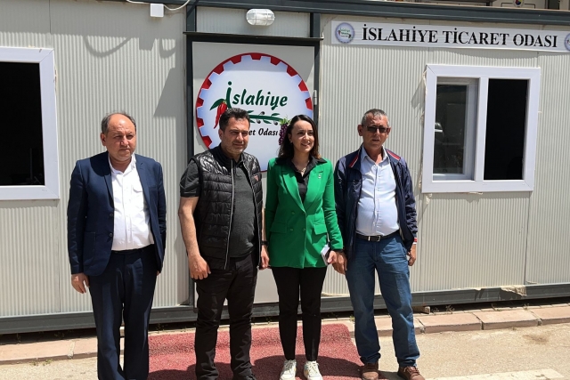 İslahiye’de Zafer’e koşuyorlar